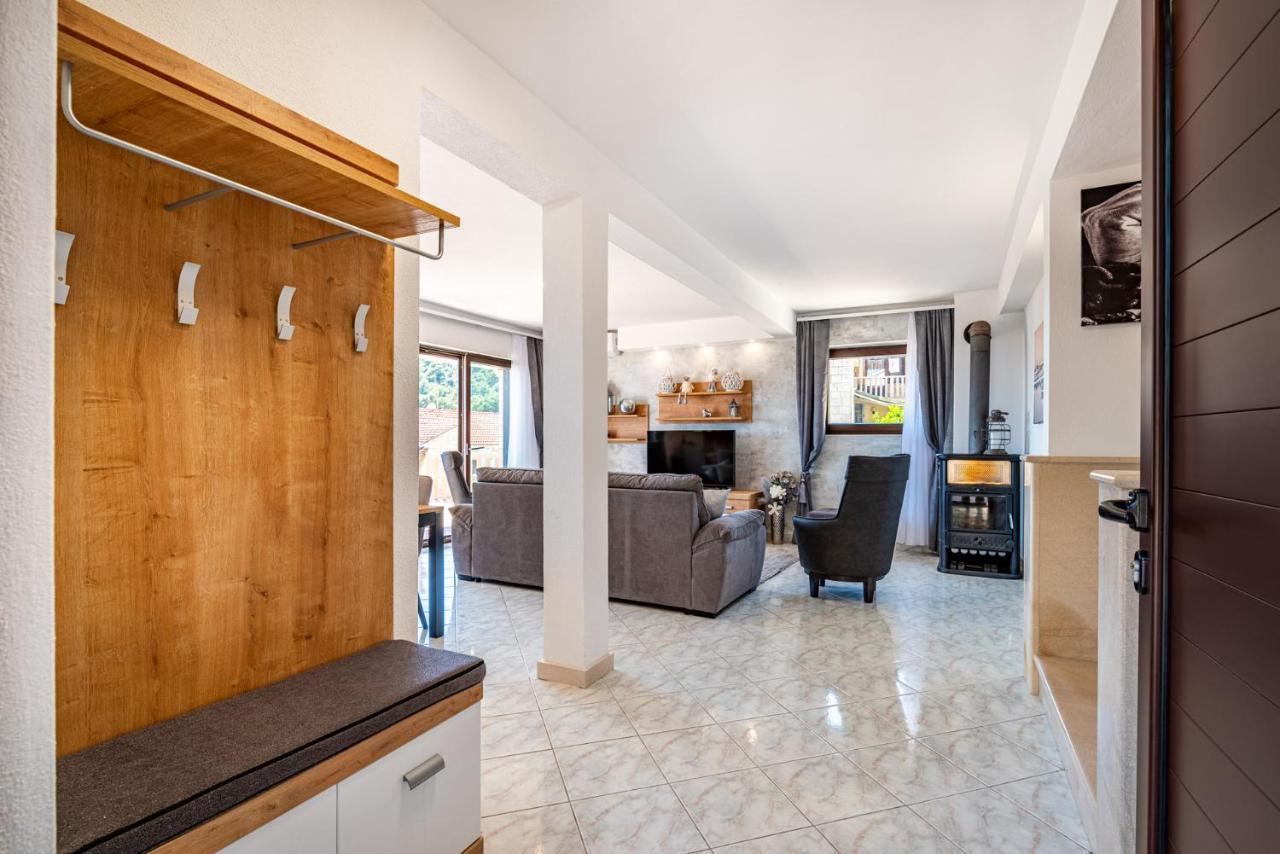 Villa Kadena - Luxury Seaside Villa With Private Heated Pool Selca  Exterior photo
